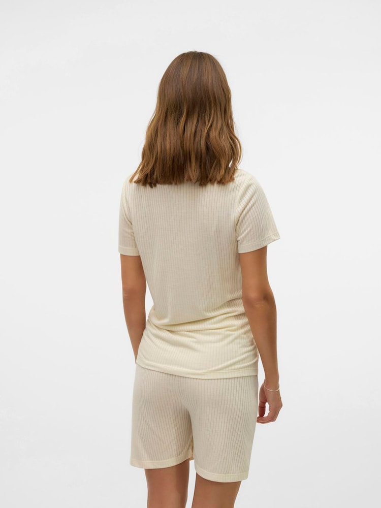 Mamalicious Cream Maternity Short Sleeve Pyjamas Set With Nursing Function - Image 2 of 5