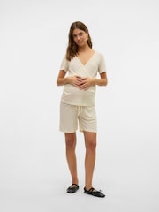 Mamalicious Cream Maternity Short Sleeve Pyjamas Set With Nursing Function - Image 3 of 5