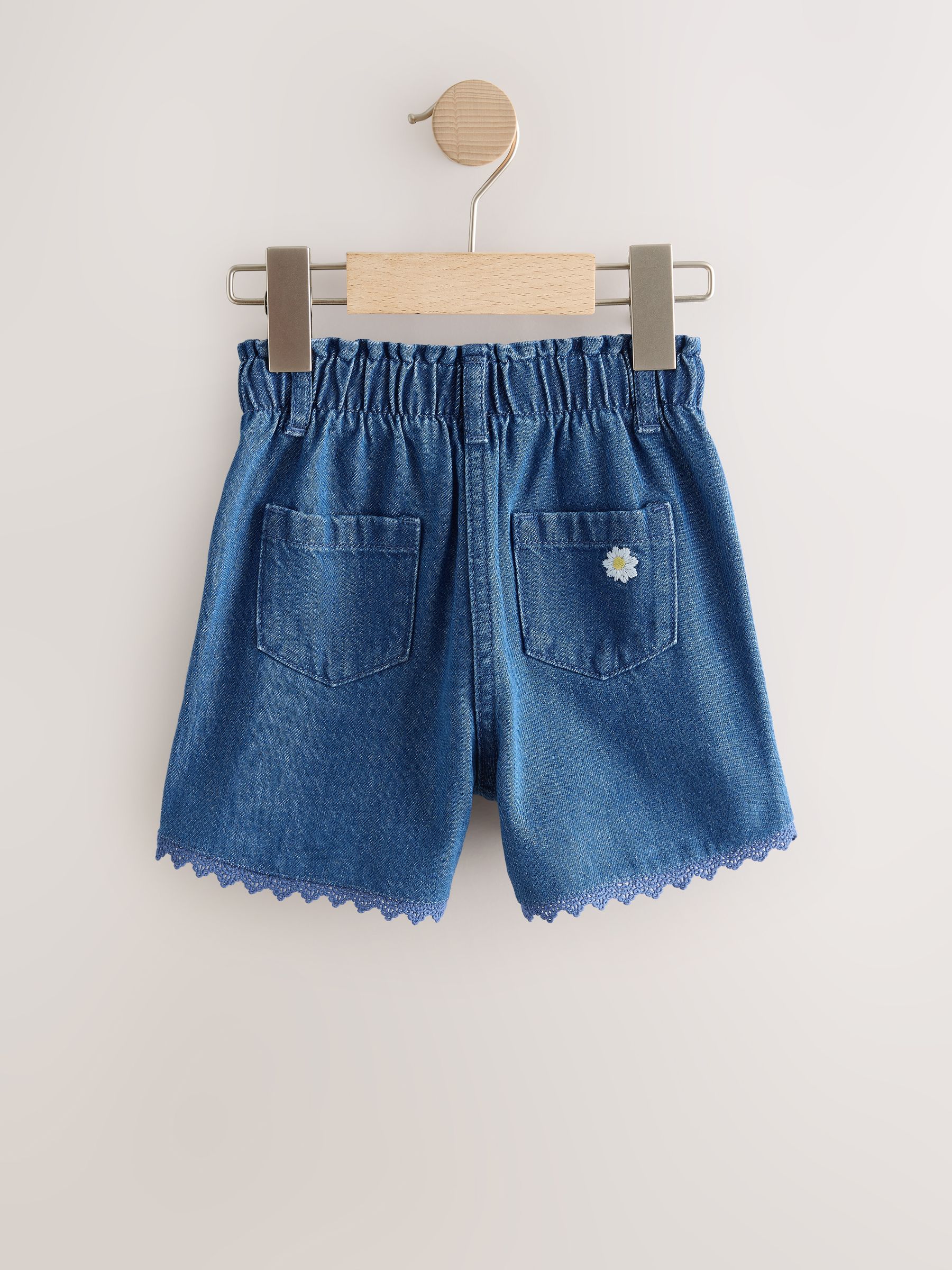 Next：日本 ミッドブルー - デイジー 刺繍 デニム ショートパンツ（3
