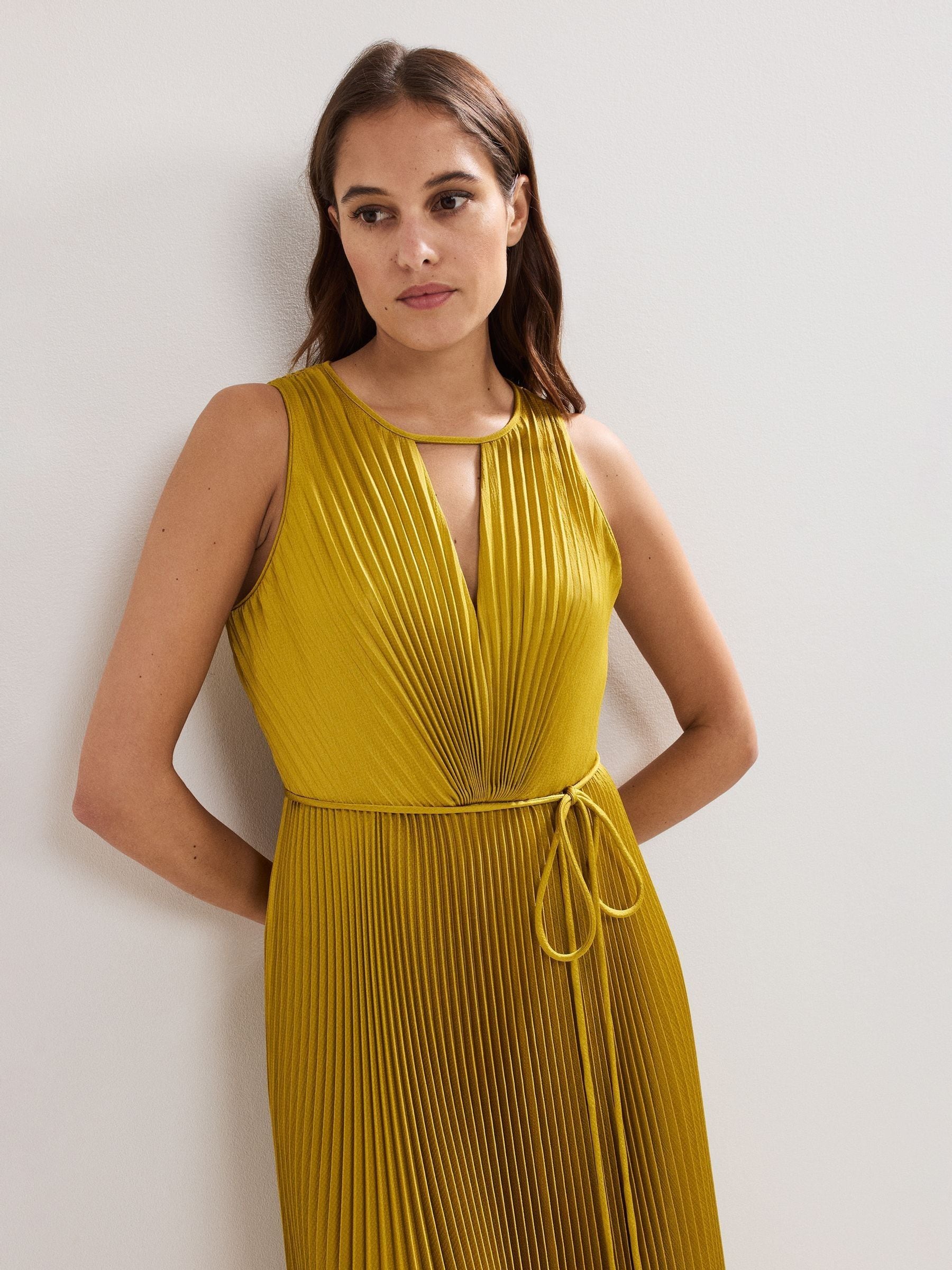 【関税込】PhaseEight ドレス☆Dionne Pleated Dress, Yellow Buy Phase Eight Yellow Dionne Pleated Dress from Next USA