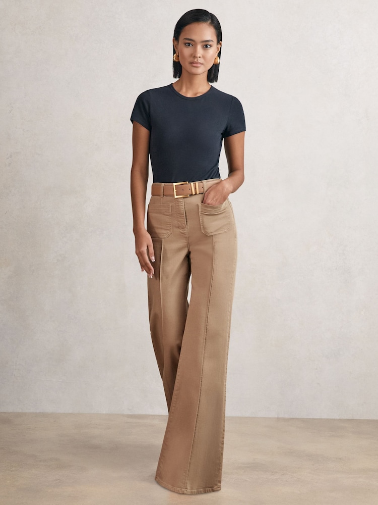 Neutro topo - Reiss Sakura Patch Pocket Flared Jeans - Imagen 1 de 6 Neutro topo - Reiss Sakura Patch Pocket Flared Jeans - Imagen 1 de 6
