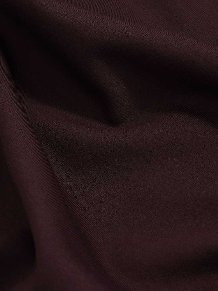 Reiss Cherry Red Bradley Interlock Jersey Crew Neck T-Shirt - Image 5 of 5 Reiss Cherry Red Bradley Interlock Jersey Crew Neck T-Shirt - Image 5 of 5