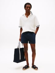 Shorts Tommy Hilfiger com bordado de bandeira - Imagem 3 de 5