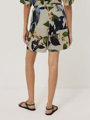 Jigsaw Future Botanic 100% Linen Shorts - صورة 4 من 6