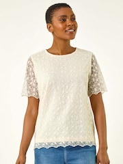 Camiseta com Roman Floral Print e sobreposição de renda - Imagem 2 de 5