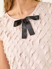 Roman Bow Front Frill Detail T-Shirt - Imagem 5 de 5