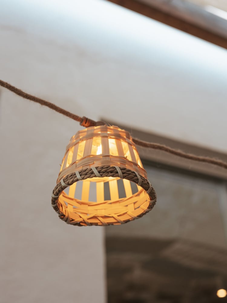 New Garden Natural Handcrafted Solar Garland with Natural Fibre Lampshades - Image 1 of 6