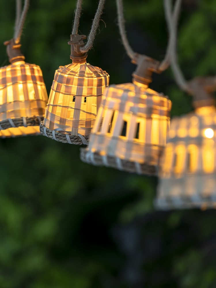 New Garden Natural Handcrafted Solar Garland with Natural Fibre Lampshades - Image 6 of 6