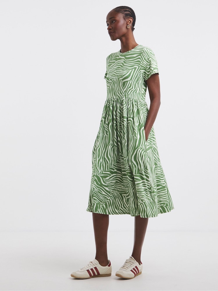 Simply Be Green Supersoft Pocket Midi Dress - Image 1 of 4 Simply Be Green Supersoft Pocket Midi Dress - Image 1 of 4