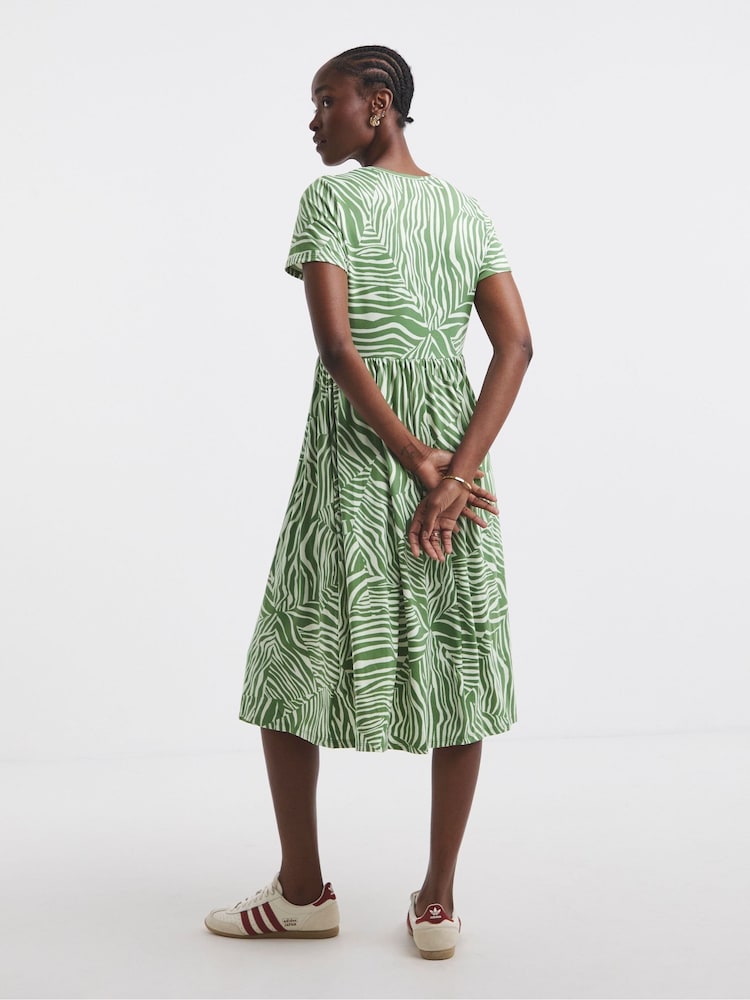 Simply Be Green Supersoft Pocket Midi Dress - Image 2 of 4 Simply Be Green Supersoft Pocket Midi Dress - Image 2 of 4