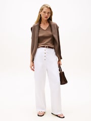 Camiseta Tommy Hilfiger Slim V Neck - Imagem 2 de 5