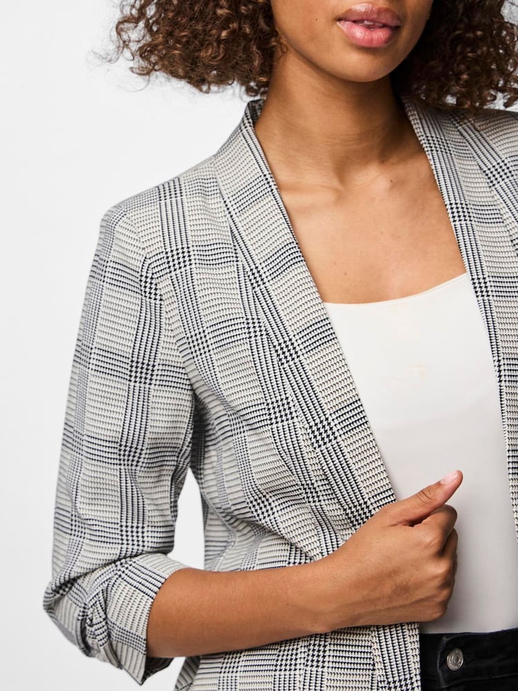 PIECES Black Relaxed Ruched Sleeve Blazer - Image 2 of 4