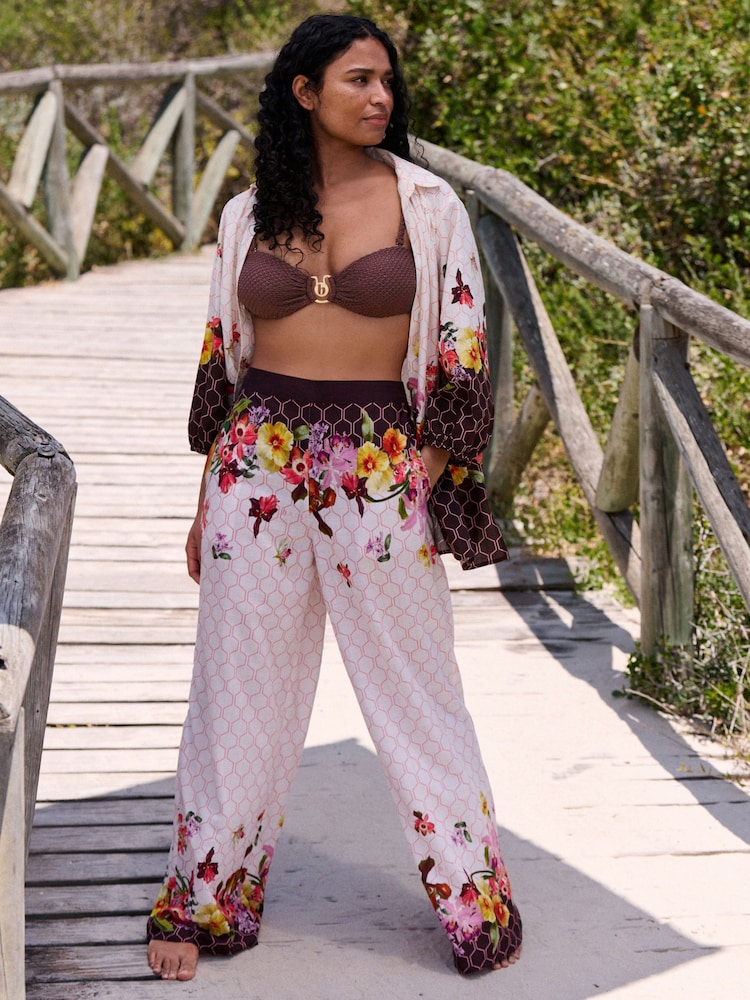 B by Ted Baker Ecru/Chocolate Geo Floral Leveälahkeiset Rantahousut - Kuva 1 / 12