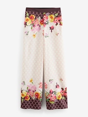 B by Ted Baker Ecru/Chocolate Geo Floral Leveälahkeiset Rantahousut - Kuva 7 / 12