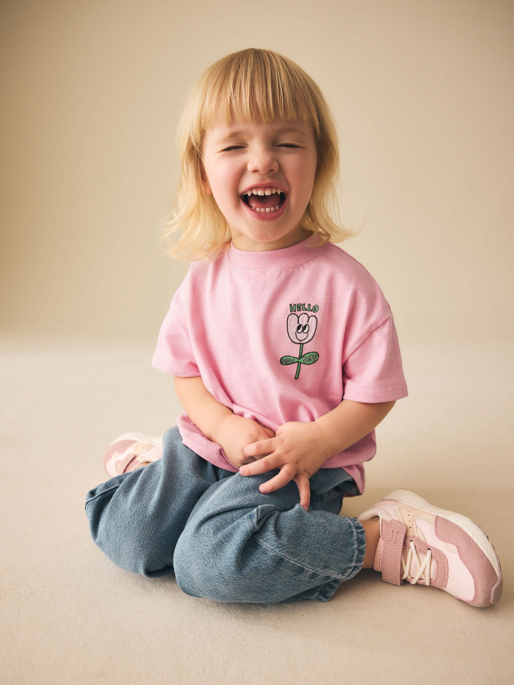 Next：日本 ピンク フラワー - 半袖 刺繍入り Tシャツ（3か月〜7 歳