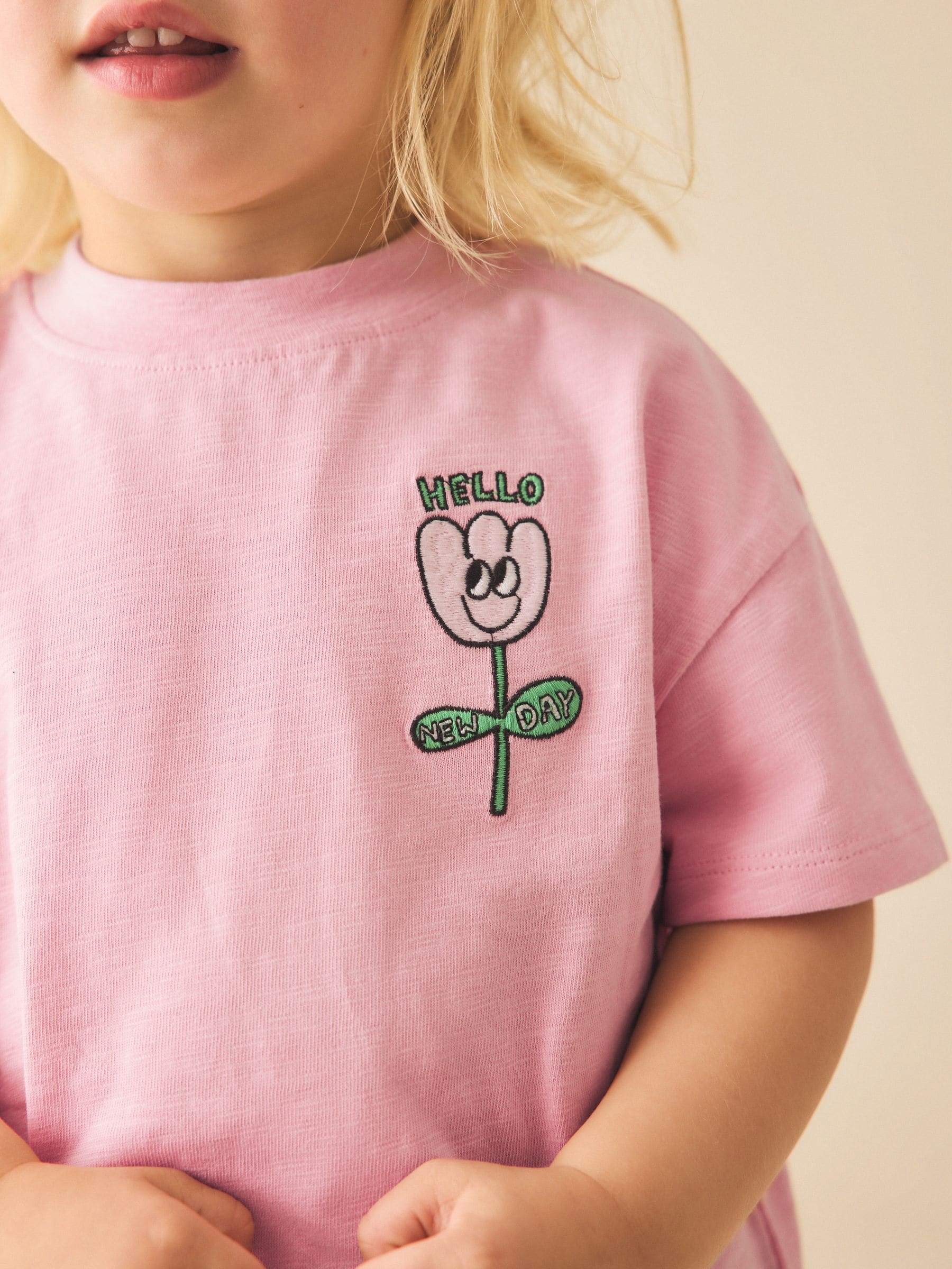 Next：日本 ピンク フラワー - 半袖 刺繍入り Tシャツ（3か月〜7 歳