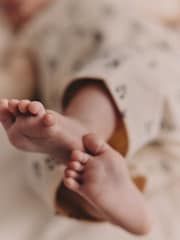 Klabu ya Maziwa ya Neutral - Jersey Dungarees and Bodysuits Baby Set (0mths-2yrs) - Picha 5 kati ya 11