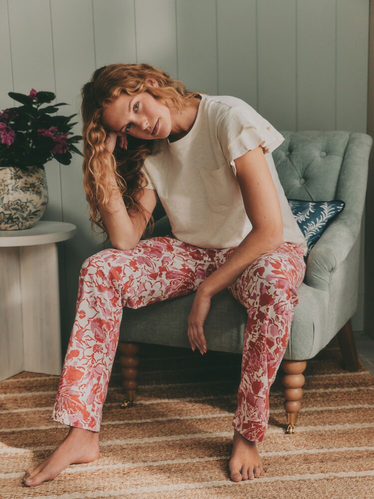 Laura Ashley Ruffle Short Sleeve Jersey Pyjamas - صورة 2 من 6 Laura Ashley Ruffle Short Sleeve Jersey Pyjamas - صورة 2 من 6