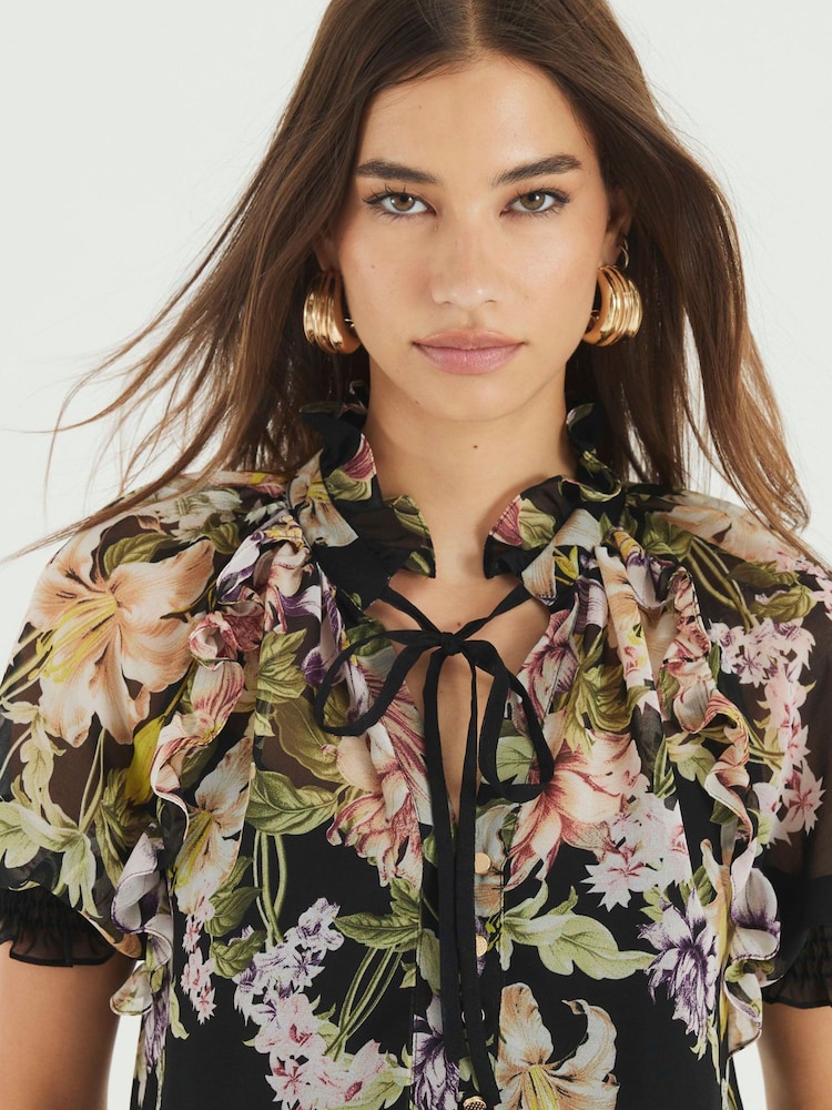 River Island Black Floral Print Shorts - Image 6 of 6