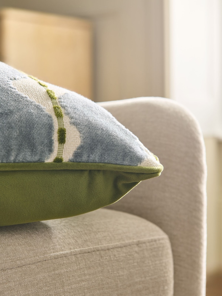 40 X 59cm Cut Velvet Wiggle Stripe Cushion - Bilde 2 av 2 40 X 59cm Cut Velvet Wiggle Stripe Cushion - Bilde 2 av 2