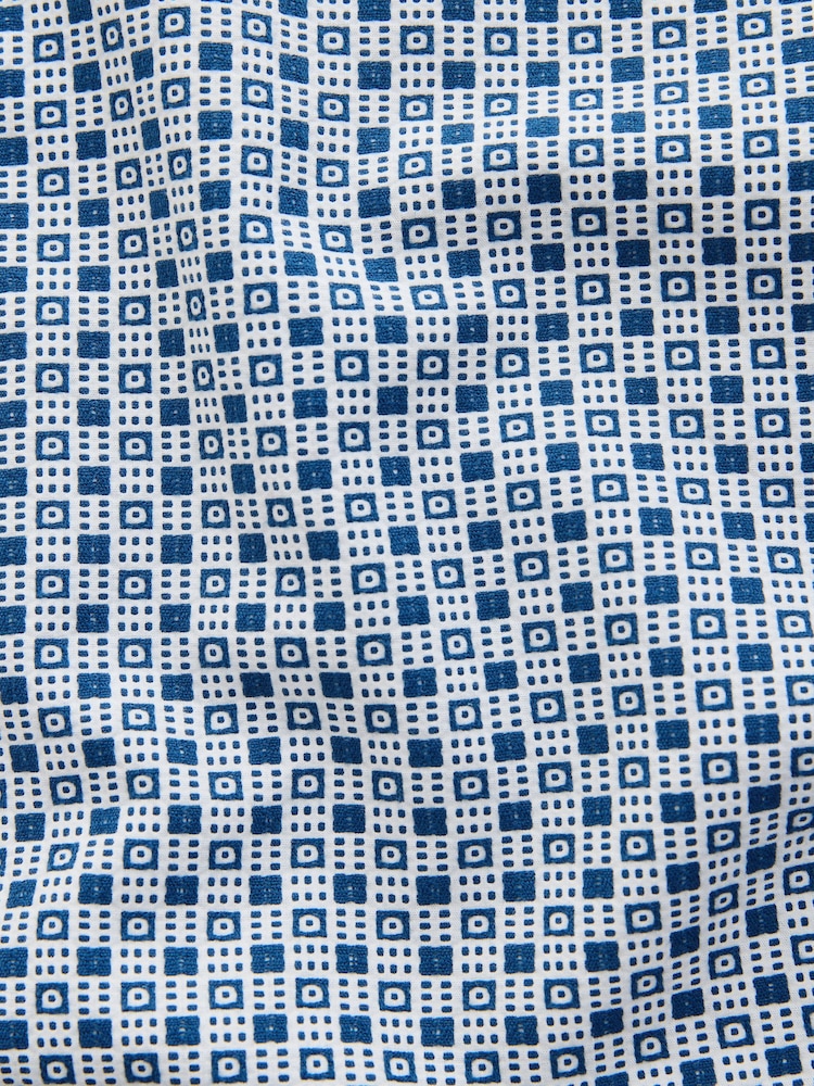 Blau - Printed Stretch Oxford Short Sleeve Shirt - Bild 3 von 3 Blau - Printed Stretch Oxford Short Sleeve Shirt - Bild 3 von 3