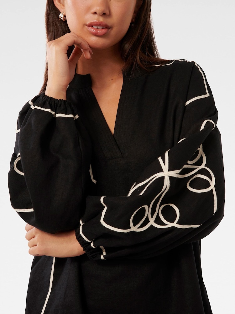 Forever New Black Claude Applique Detail Top with A Touch Of Linen - Image 5 of 5