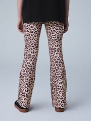 smALLSAINTS Leopard Lover Oversized T-Shirt and Flared Leggings Set - Image 5 of 12