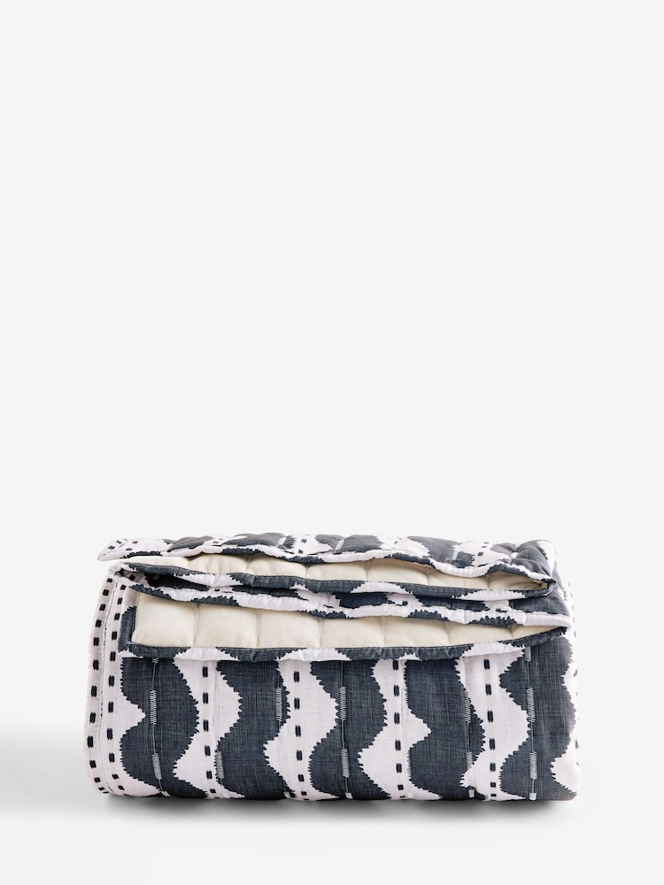 Monochrome Abstract Wiggle Stripe Quilted Bedspread - Image 4 of 4