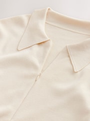 Cremefarvet - Ikke noget almindeligt, tætsiddende, kompakt strikket Cardigan med svajede ærmer og lynlås - Billede 8 af 9