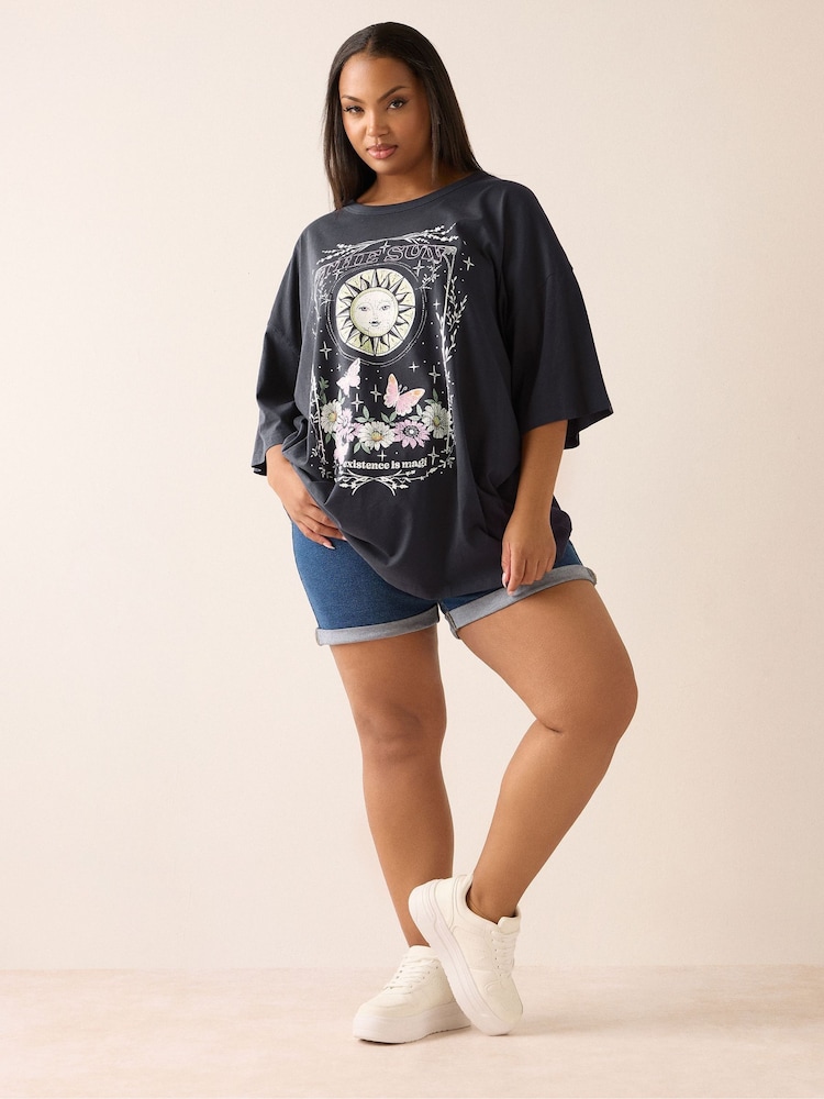 Yours Curve Grey Oversized Boxy T-Shirt - Image 2 of 5 Yours Curve Grey Oversized Boxy T-Shirt - Image 2 of 5