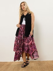 Yours Curve Red Hanky Hem Skirt - Image 4 of 6