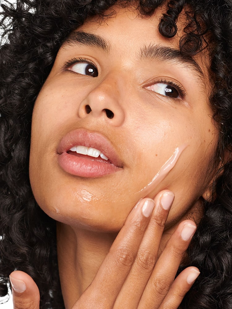 Clinique Hydration Glow For All Over Dewy Hydration Gift Set - Image 4 of 4