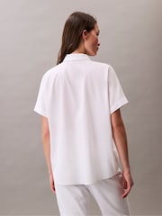 Camisa de manga curta Calvin Klein - Imagem 2 de 5