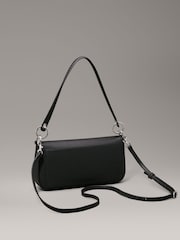 Calvin Klein Minimal Monogram Shoulder Pouch - Bild 2 von 4
