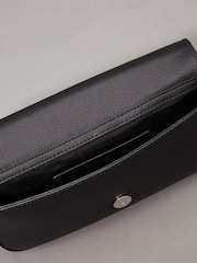 Calvin Klein Minimal Monogram Shoulder Pouch - Bild 3 von 4