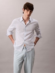 Calvin Klein Blue High Rise Cropped Tapered Jeans - Image 3 of 5