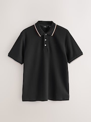 Preto - Camisa polo de manga curta com ponta de ajuste regular - Imagem 6 de 8