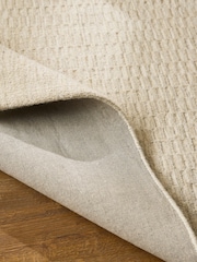 Light Natural Wool Border Rug - Image 4 of 5