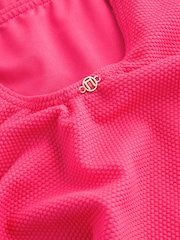 Malinově růžové piké - Plavky stahující bříško DD+ s kosticemi a hranatým výstřihem - Obrázek 3 z 4