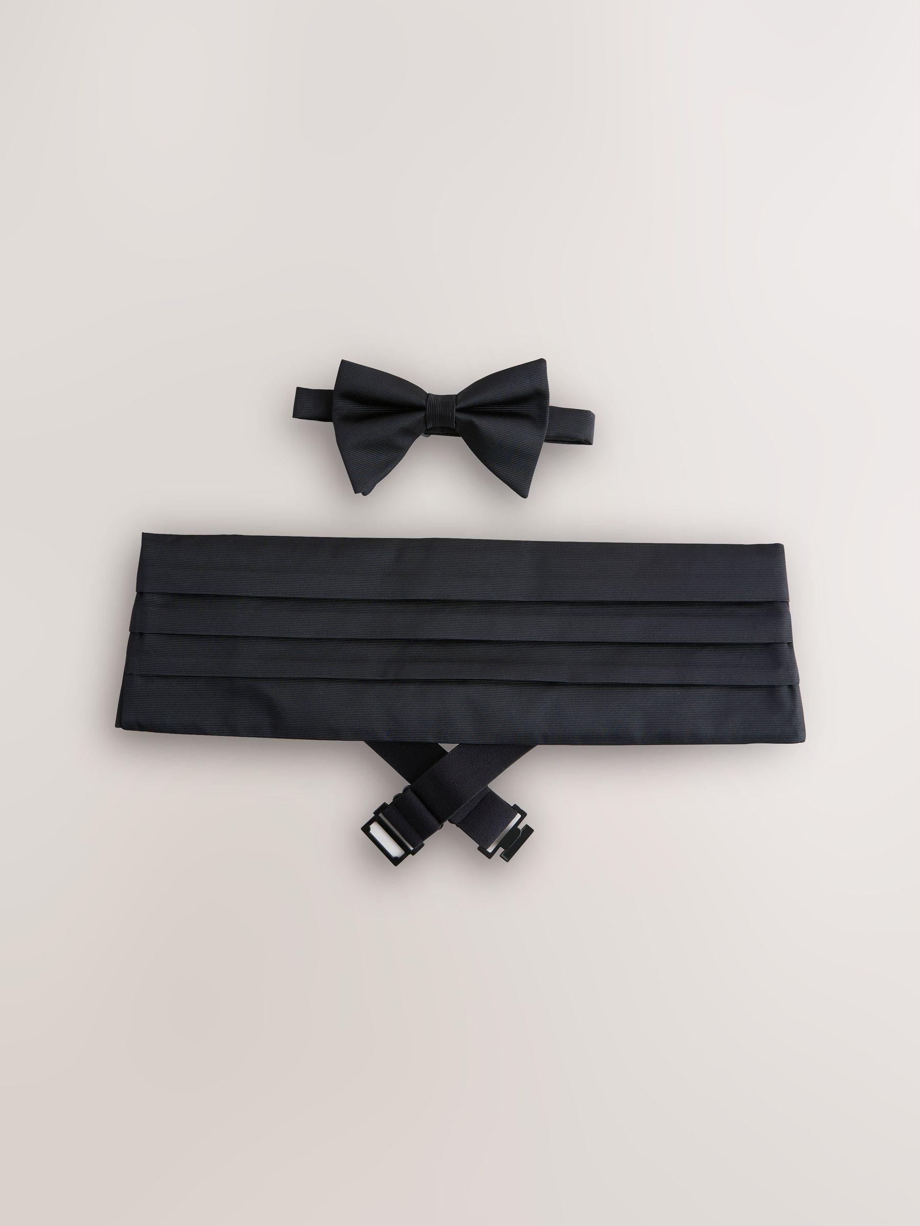 what do women wear for black tie