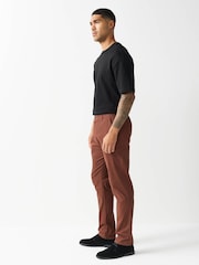 Marrón óxido - Corte slim - Straight Fit Pleated Stretch Chinos Trousers - Imagen 3 de 11