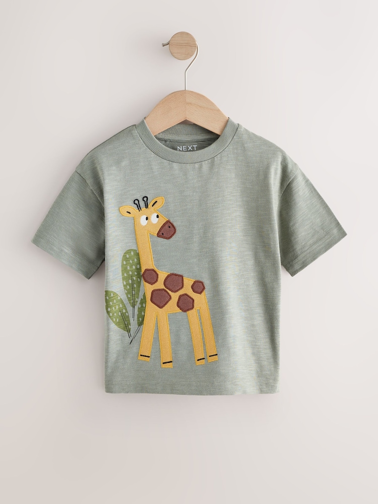 أخضر زرافة - تيشرت بكُم قصير وبتصميم مزخرف (3 شهور-7 سنوات) - صورة 1 من 4 أخضر زرافة - تيشرت بكُم قصير وبتصميم مزخرف (3 شهور-7 سنوات) - صورة 1 من 4