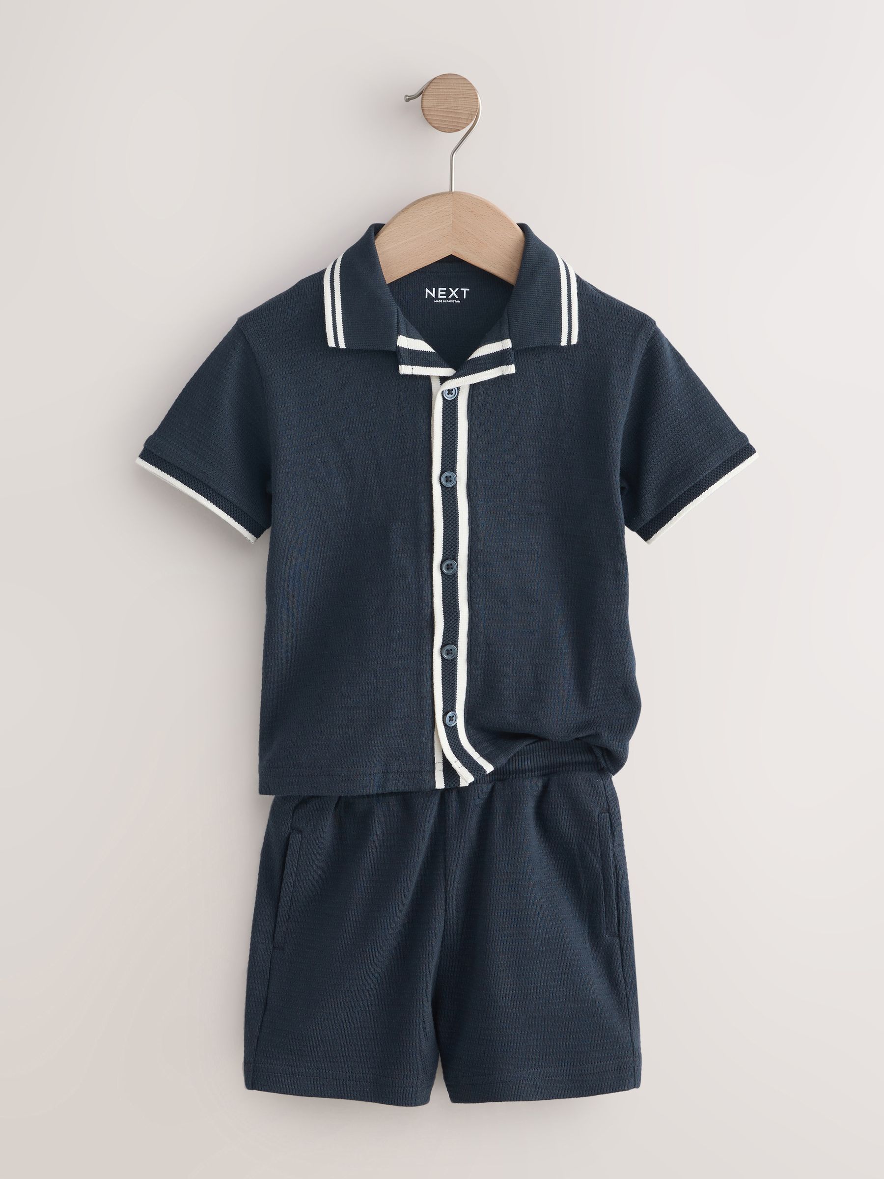  ネイビー 半袖シャツとショートパンツ セット 90 Next：日本 ネイビー - 半袖シャツ & ショートパンツセット（3 か月