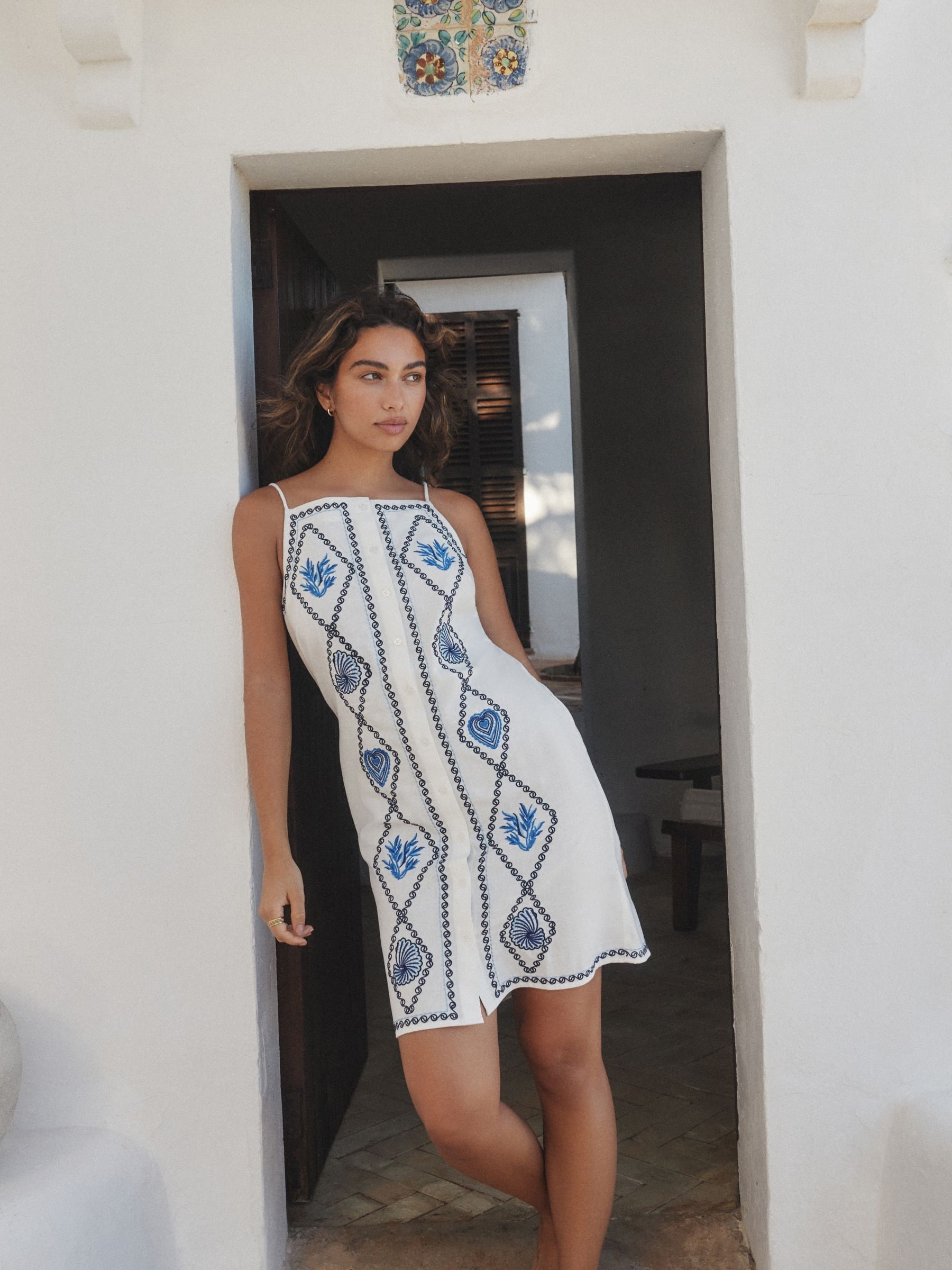 Womens Next White/Blue Embroidered Mini Shift Dress With Linen US 18 Womens Next White/Blue Embroidered Mini Shift Dress With Linen US 18