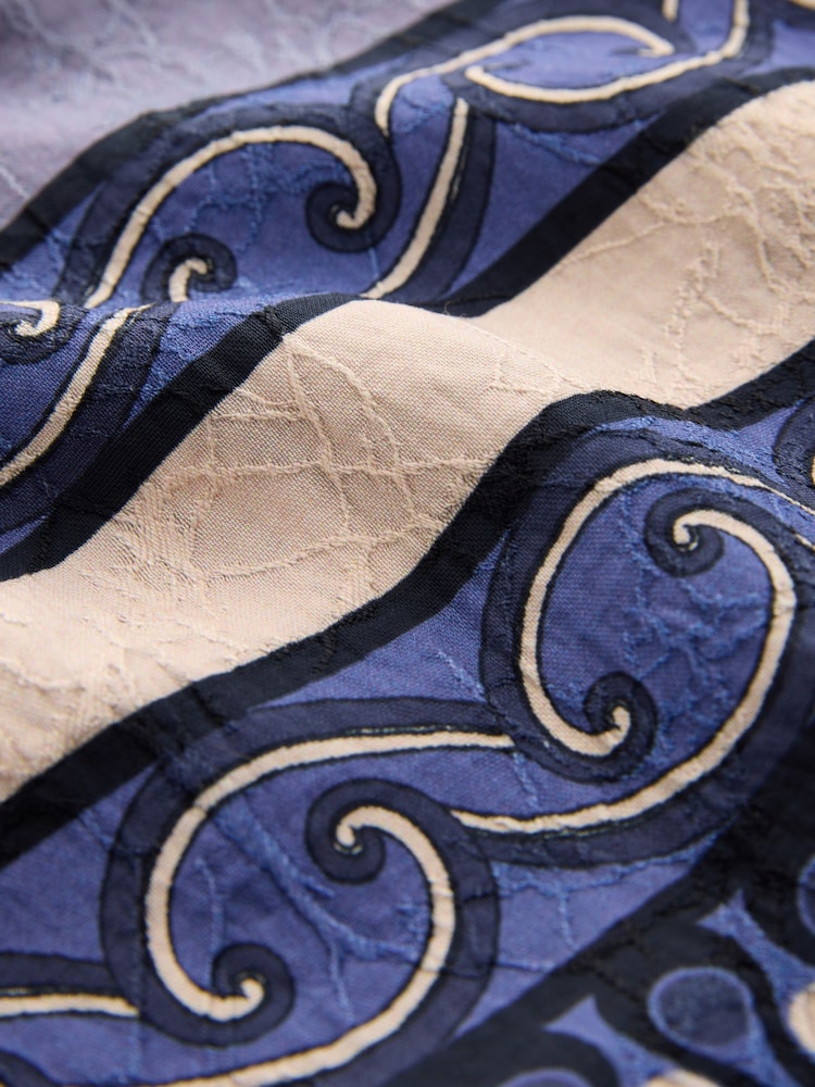 Marineblauw met grafische print - Halflange zomerslipdress - Afbeelding 9 van 9