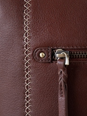 Natural - Lakeland Leather Castlerigg Cross-Body Bag - Imagem 5 de 9