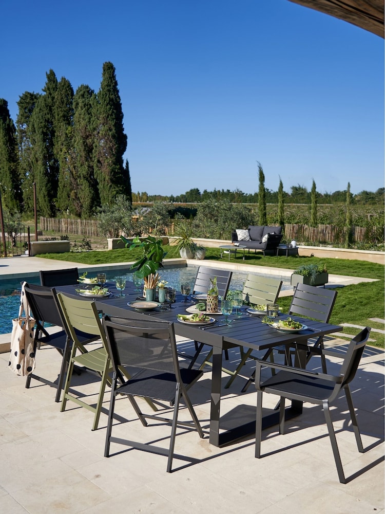 La Redoute Intérieurs Set of 2 Black Zory Aluminium Folding Garden Chairs - Image 1 of 6