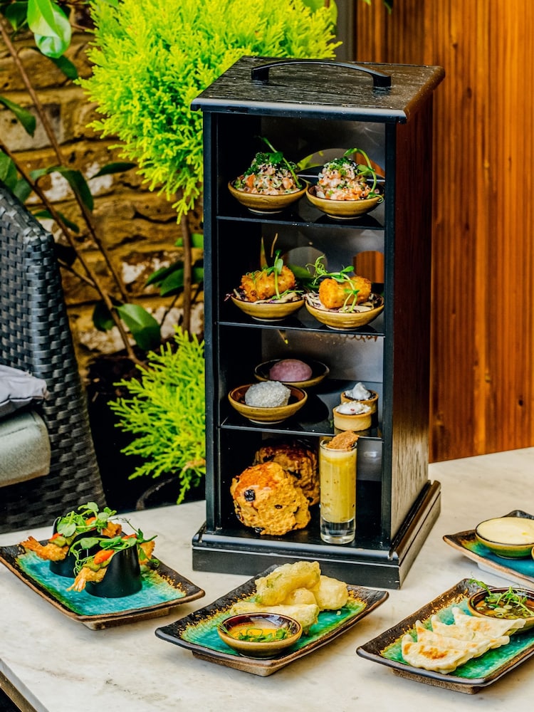 Activity Superstore Unique London Afternoon Tea For Two - Image 2 of 3