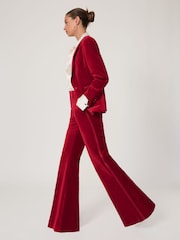 أحمر - Reiss Elia Velvet Tuxedo-Stripe Flared Trousers - صورة 7 من 8