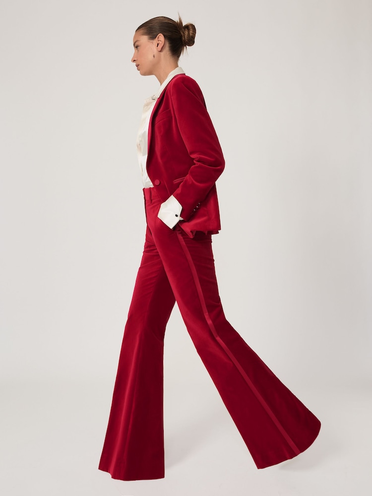 أحمر - Reiss Elia Velvet Tuxedo-Stripe Flared Trousers - صورة 1 من 9 أحمر - Reiss Elia Velvet Tuxedo-Stripe Flared Trousers - صورة 1 من 9